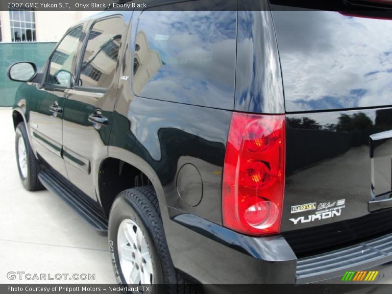 Onyx Black / Ebony Black 2007 GMC Yukon SLT