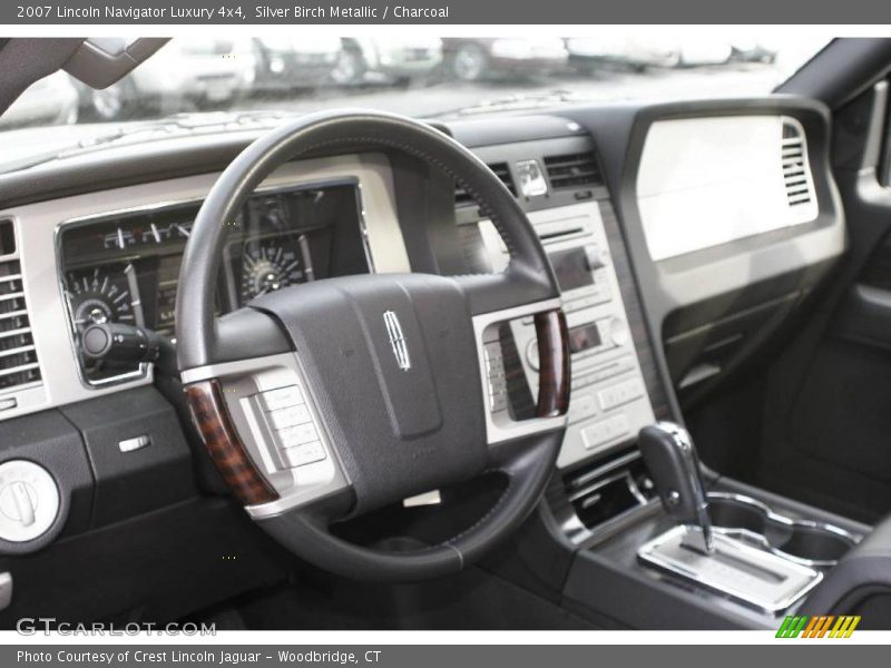 Silver Birch Metallic / Charcoal 2007 Lincoln Navigator Luxury 4x4