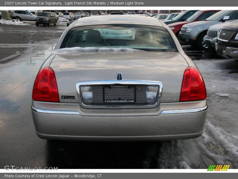 Light French Silk Metallic / Medium Light Stone 2007 Lincoln Town Car Signature