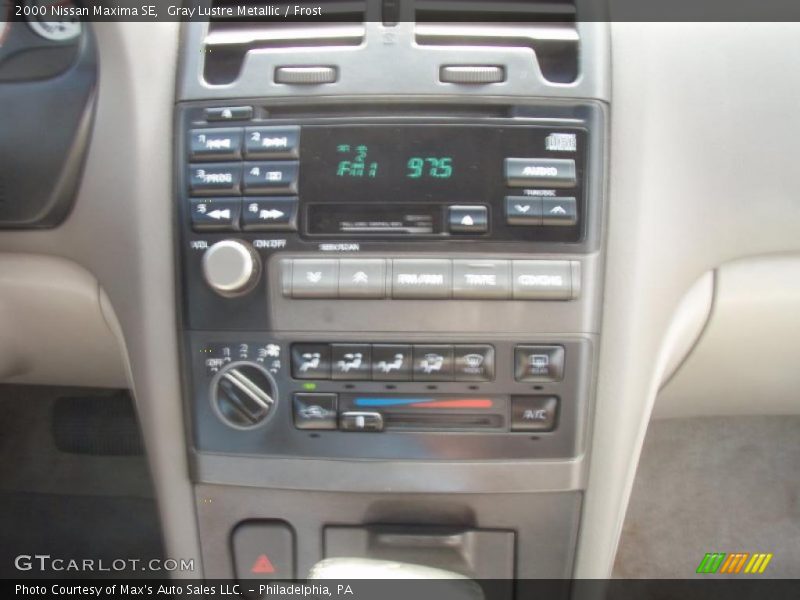 Gray Lustre Metallic / Frost 2000 Nissan Maxima SE
