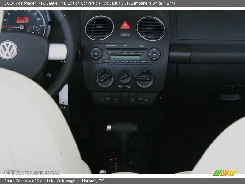 Aquarius Blue/Campanella White / White 2010 Volkswagen New Beetle Final Edition Convertible