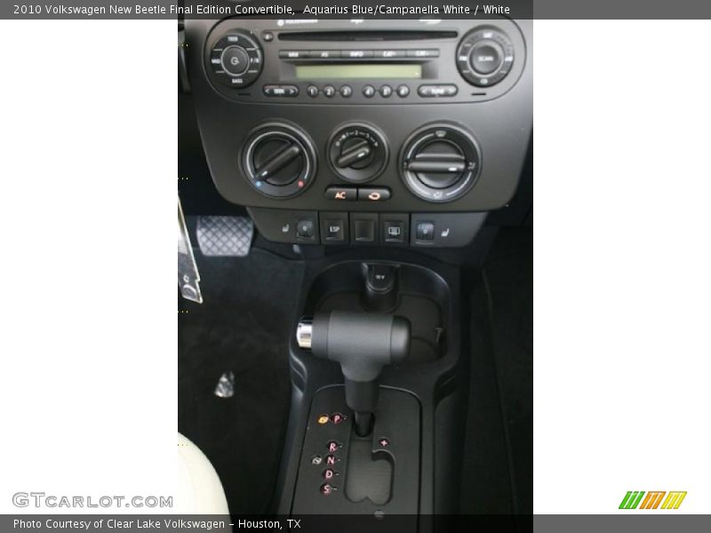 Aquarius Blue/Campanella White / White 2010 Volkswagen New Beetle Final Edition Convertible