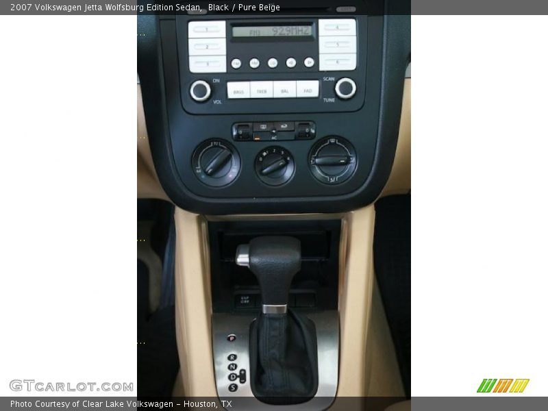Black / Pure Beige 2007 Volkswagen Jetta Wolfsburg Edition Sedan