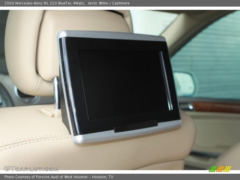 Arctic White / Cashmere 2009 Mercedes-Benz ML 320 BlueTec 4Matic
