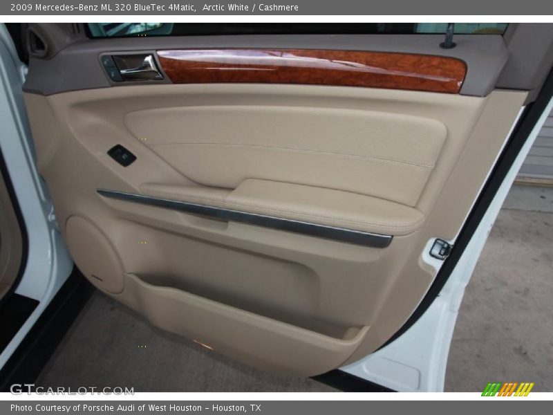 Arctic White / Cashmere 2009 Mercedes-Benz ML 320 BlueTec 4Matic
