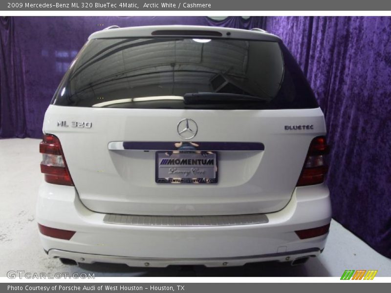 Arctic White / Cashmere 2009 Mercedes-Benz ML 320 BlueTec 4Matic