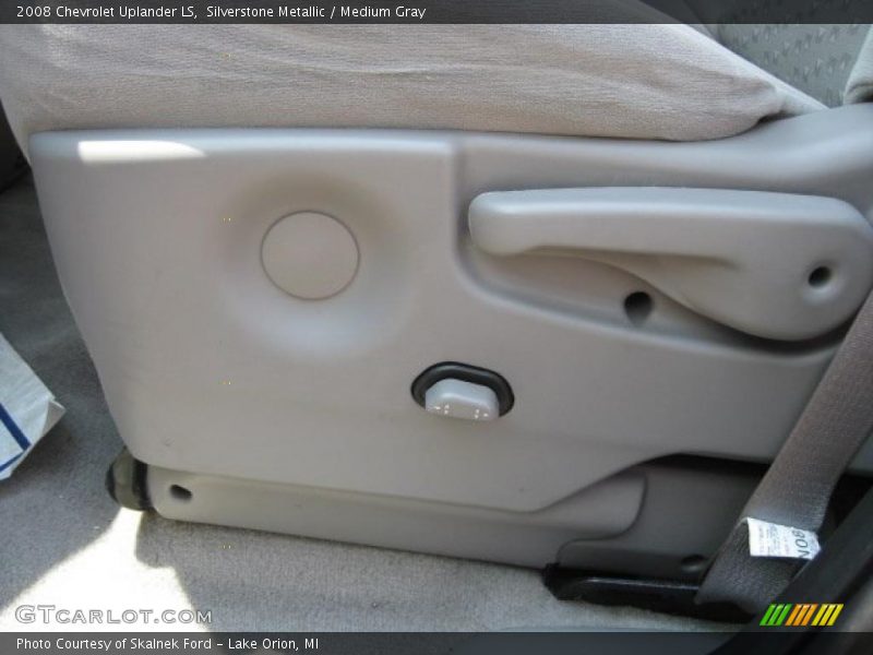 Silverstone Metallic / Medium Gray 2008 Chevrolet Uplander LS