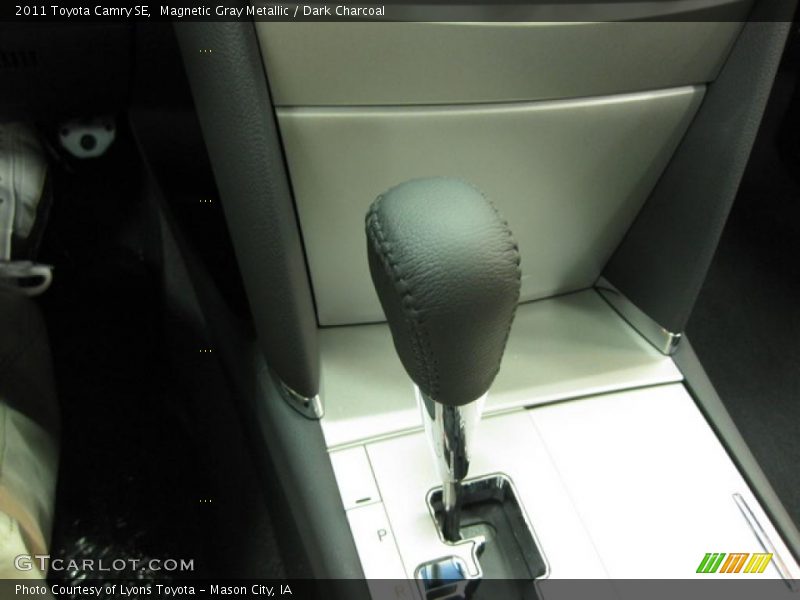 Magnetic Gray Metallic / Dark Charcoal 2011 Toyota Camry SE