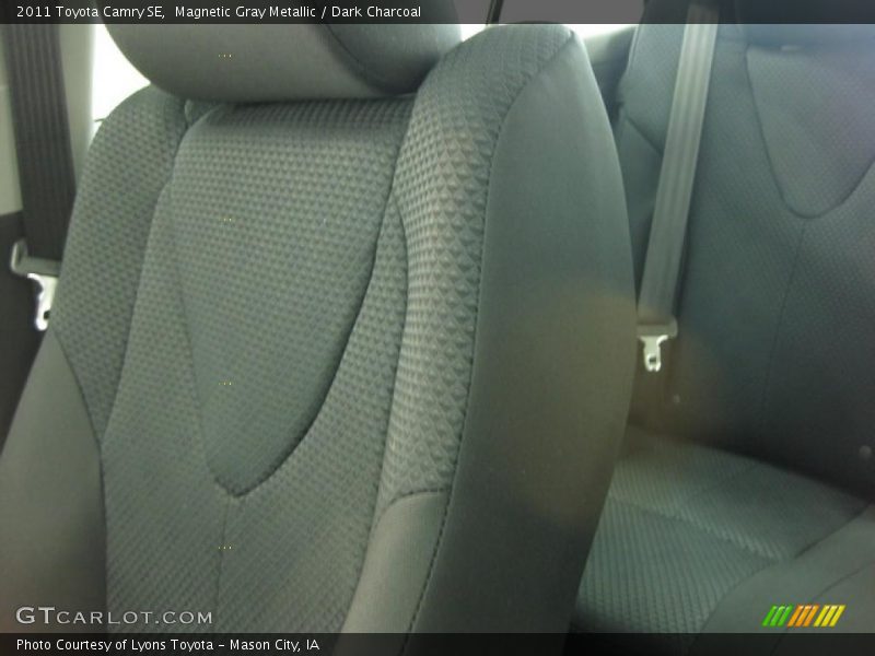 Magnetic Gray Metallic / Dark Charcoal 2011 Toyota Camry SE