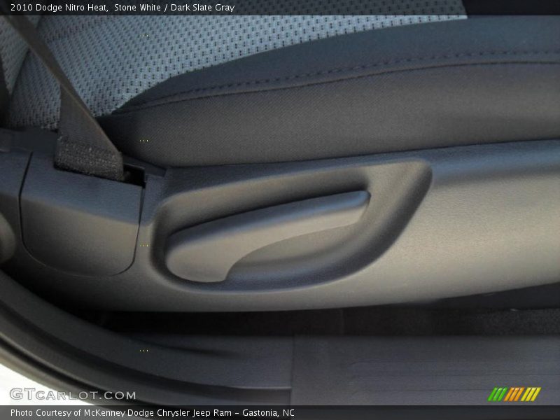 Stone White / Dark Slate Gray 2010 Dodge Nitro Heat
