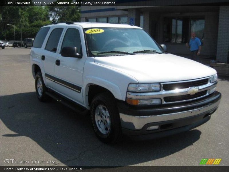 Summit White / Gray/Dark Charcoal 2005 Chevrolet Tahoe LS 4x4