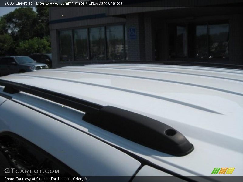 Summit White / Gray/Dark Charcoal 2005 Chevrolet Tahoe LS 4x4