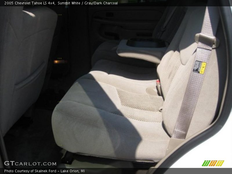 Summit White / Gray/Dark Charcoal 2005 Chevrolet Tahoe LS 4x4