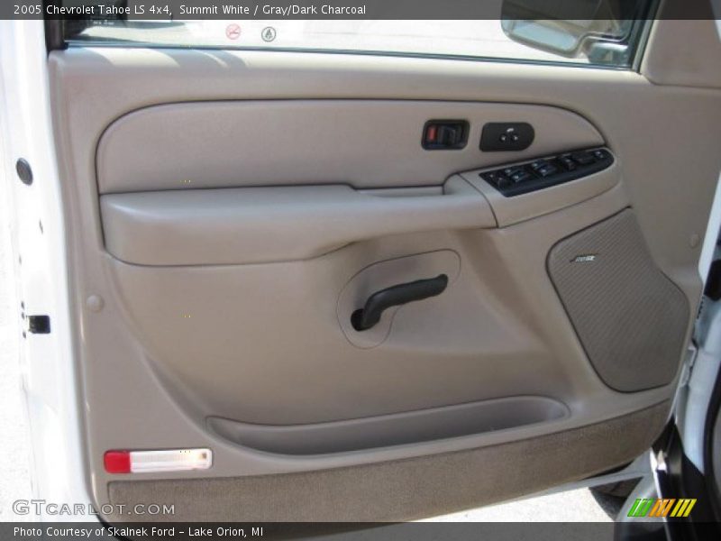 Summit White / Gray/Dark Charcoal 2005 Chevrolet Tahoe LS 4x4