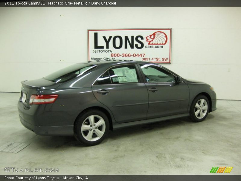 Magnetic Gray Metallic / Dark Charcoal 2011 Toyota Camry SE