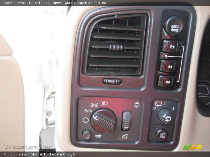 Summit White / Gray/Dark Charcoal 2005 Chevrolet Tahoe LS 4x4