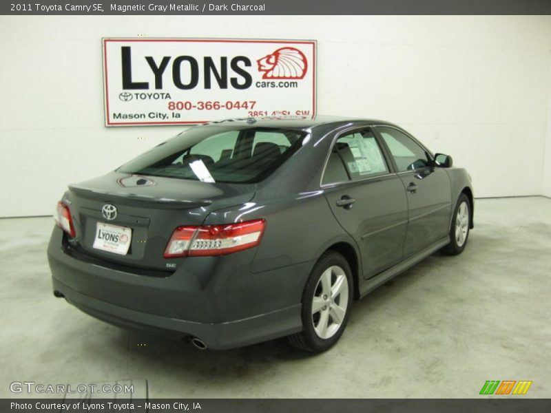Magnetic Gray Metallic / Dark Charcoal 2011 Toyota Camry SE