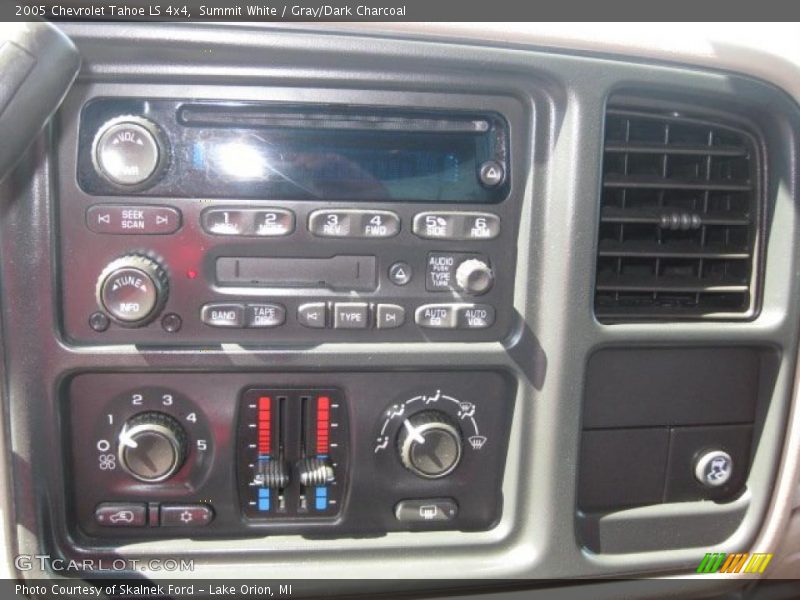 Summit White / Gray/Dark Charcoal 2005 Chevrolet Tahoe LS 4x4