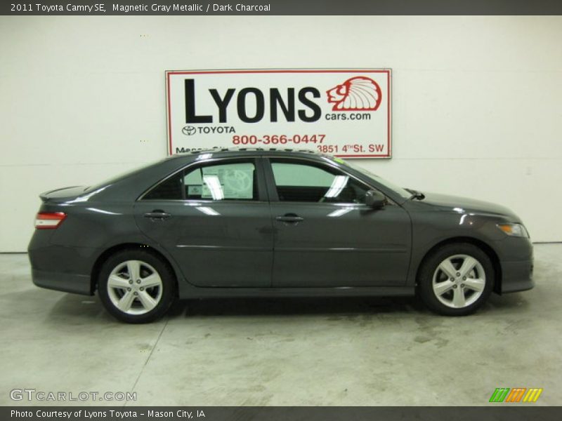 Magnetic Gray Metallic / Dark Charcoal 2011 Toyota Camry SE