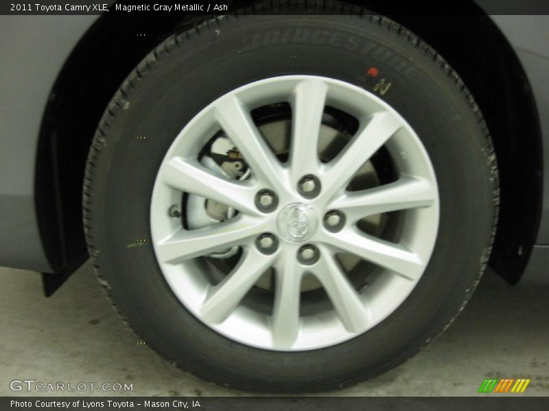 Magnetic Gray Metallic / Ash 2011 Toyota Camry XLE