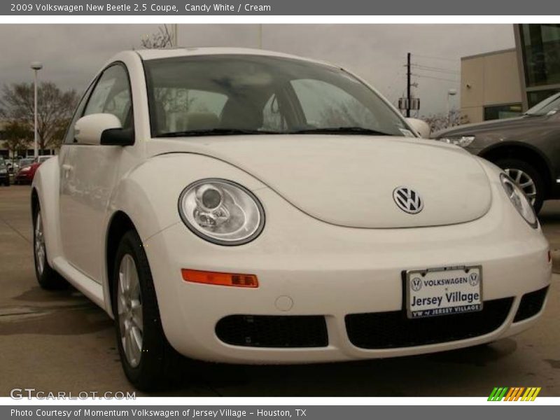 Candy White / Cream 2009 Volkswagen New Beetle 2.5 Coupe