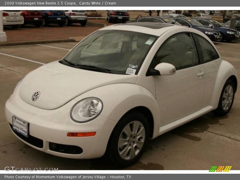 Candy White / Cream 2009 Volkswagen New Beetle 2.5 Coupe