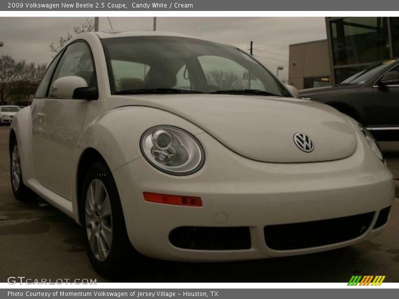 Candy White / Cream 2009 Volkswagen New Beetle 2.5 Coupe