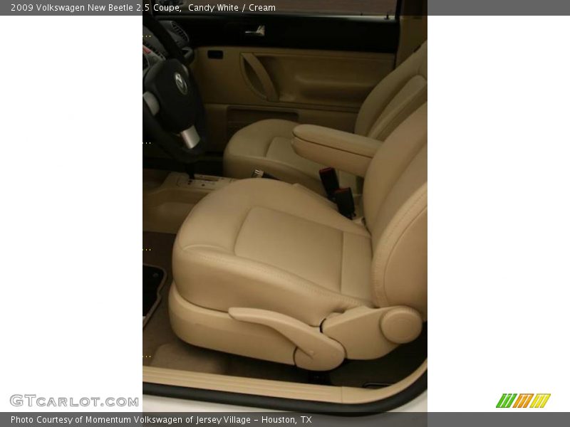 Candy White / Cream 2009 Volkswagen New Beetle 2.5 Coupe