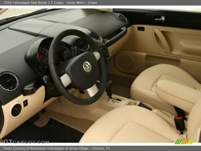 Candy White / Cream 2009 Volkswagen New Beetle 2.5 Coupe