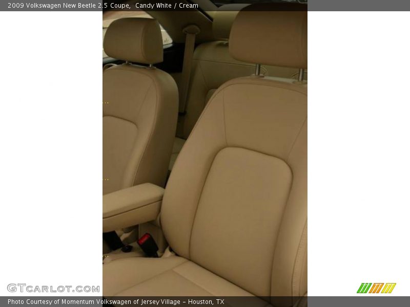 Candy White / Cream 2009 Volkswagen New Beetle 2.5 Coupe
