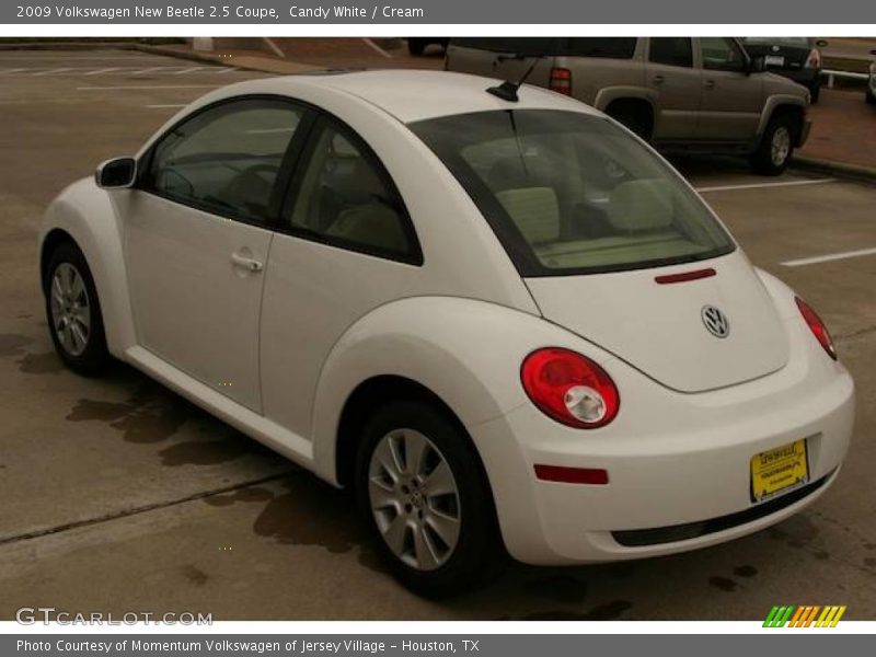 Candy White / Cream 2009 Volkswagen New Beetle 2.5 Coupe