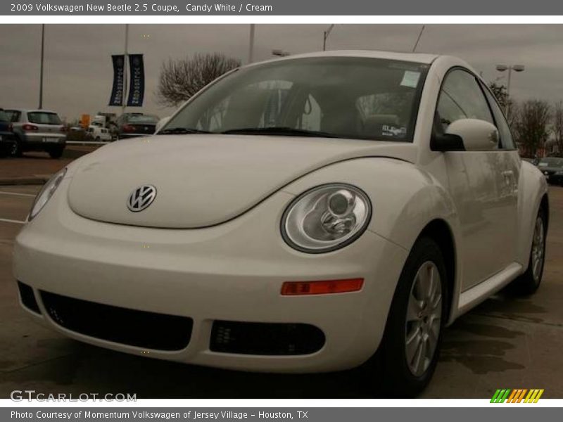 Candy White / Cream 2009 Volkswagen New Beetle 2.5 Coupe