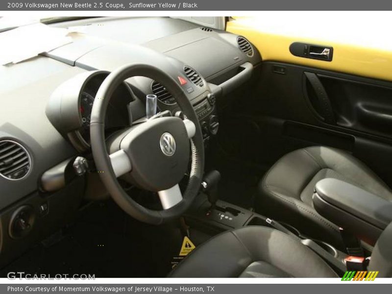 Sunflower Yellow / Black 2009 Volkswagen New Beetle 2.5 Coupe