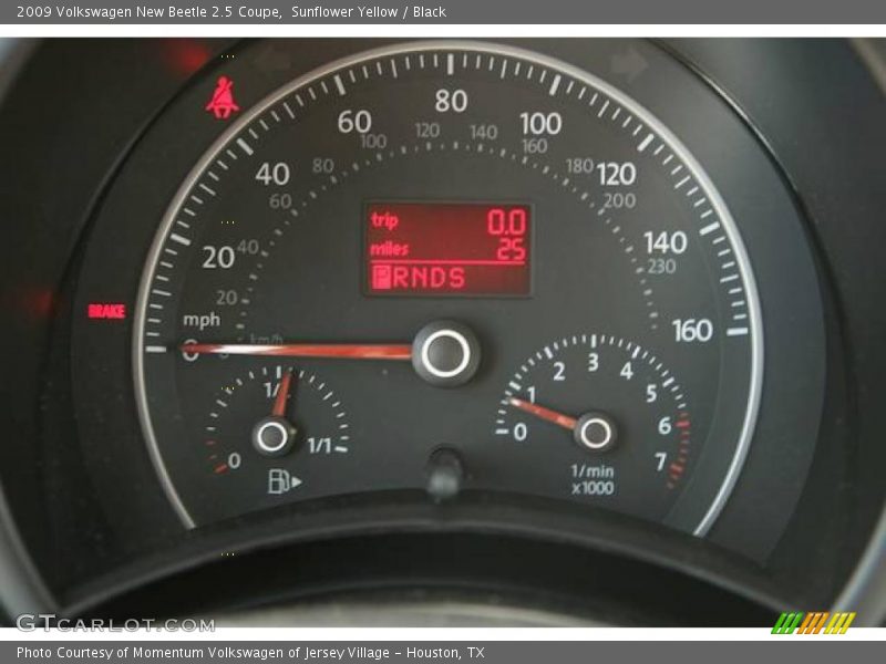 Sunflower Yellow / Black 2009 Volkswagen New Beetle 2.5 Coupe