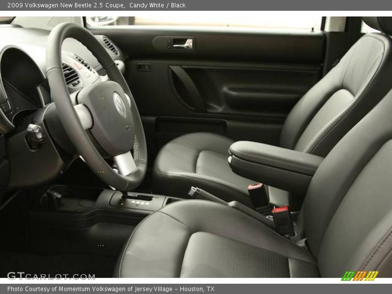 Candy White / Black 2009 Volkswagen New Beetle 2.5 Coupe