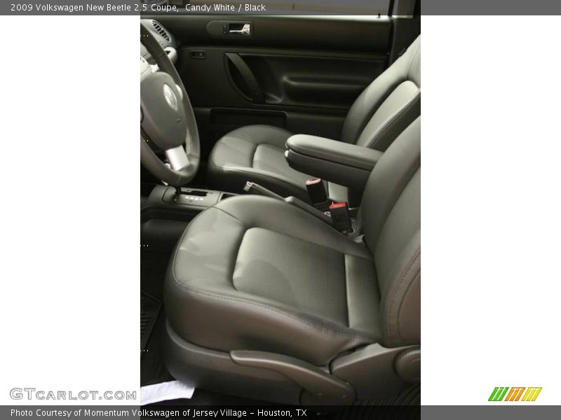 Candy White / Black 2009 Volkswagen New Beetle 2.5 Coupe