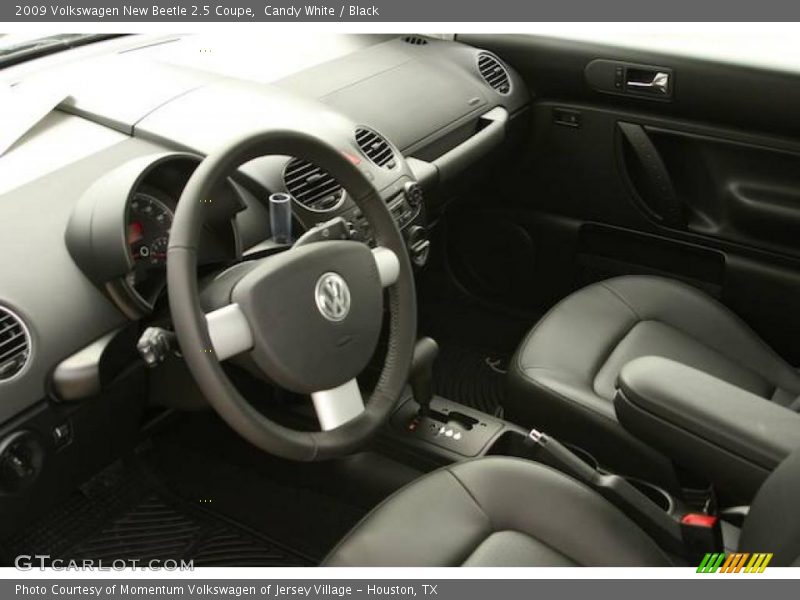 Candy White / Black 2009 Volkswagen New Beetle 2.5 Coupe