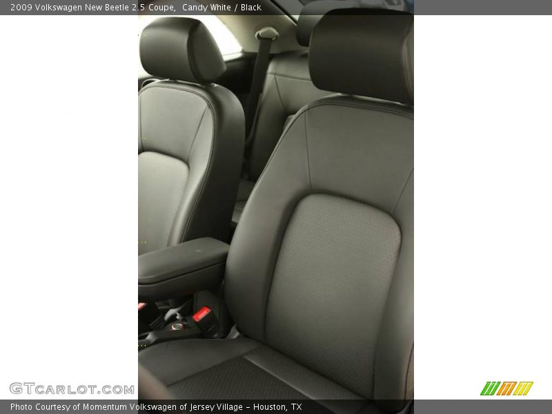 Candy White / Black 2009 Volkswagen New Beetle 2.5 Coupe
