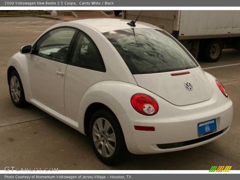 Candy White / Black 2009 Volkswagen New Beetle 2.5 Coupe