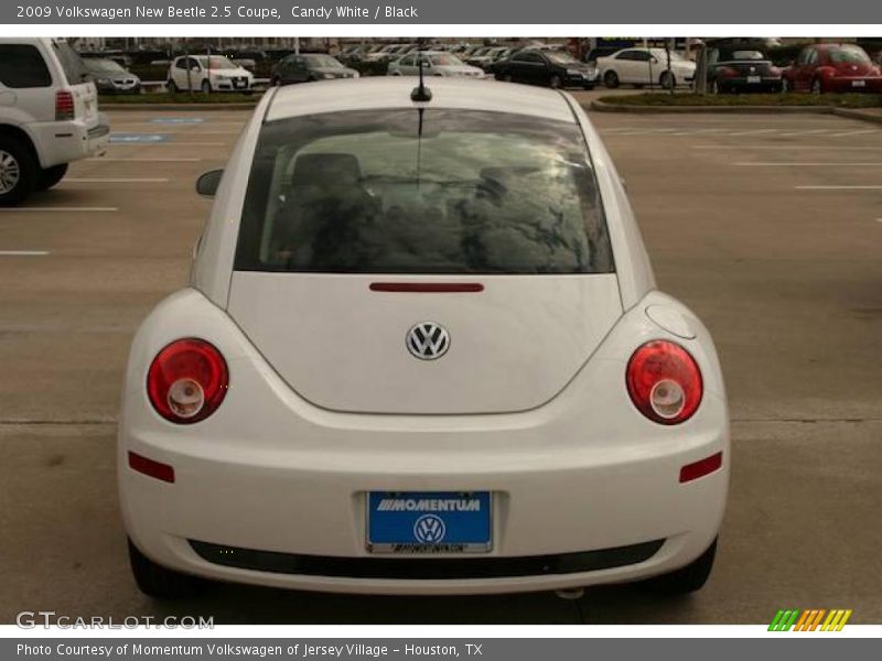 Candy White / Black 2009 Volkswagen New Beetle 2.5 Coupe