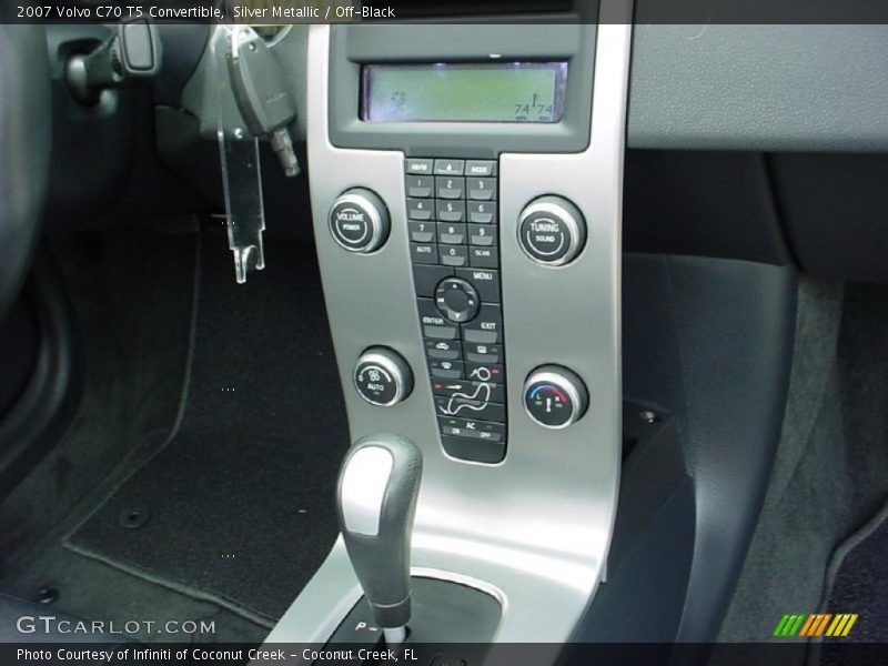 Silver Metallic / Off-Black 2007 Volvo C70 T5 Convertible