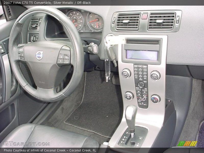 Silver Metallic / Off-Black 2007 Volvo C70 T5 Convertible