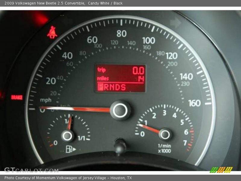 Candy White / Black 2009 Volkswagen New Beetle 2.5 Convertible
