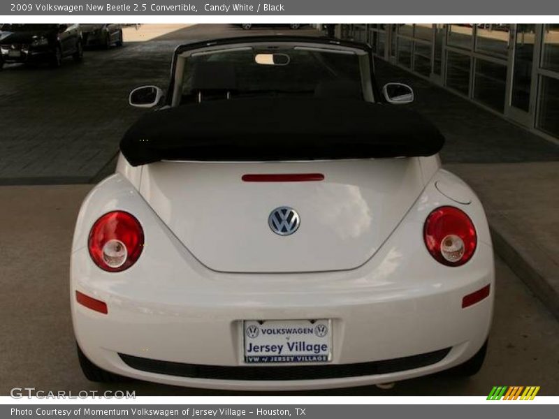 Candy White / Black 2009 Volkswagen New Beetle 2.5 Convertible