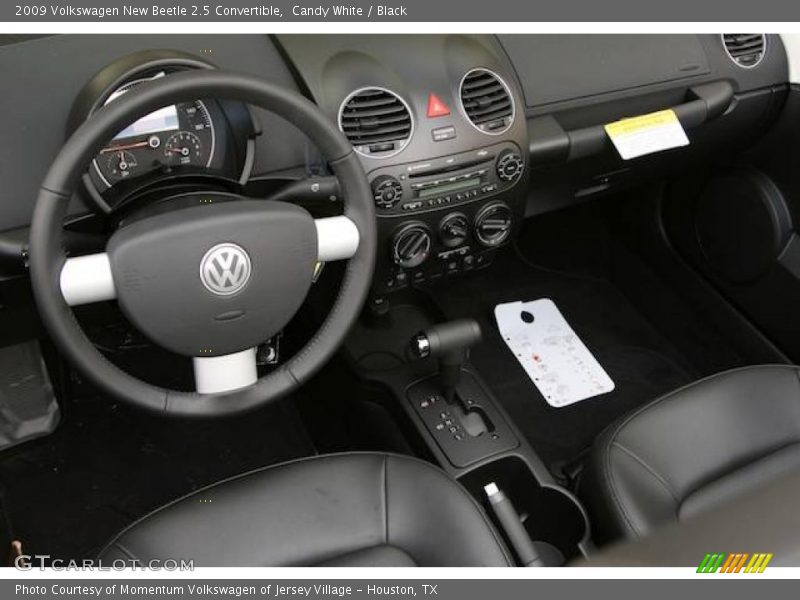 Candy White / Black 2009 Volkswagen New Beetle 2.5 Convertible