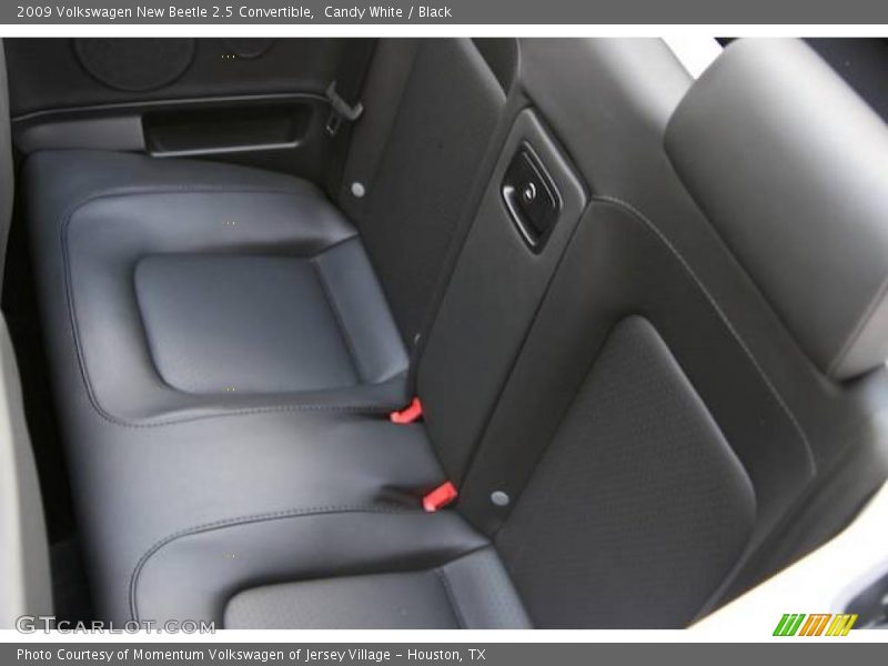 Candy White / Black 2009 Volkswagen New Beetle 2.5 Convertible