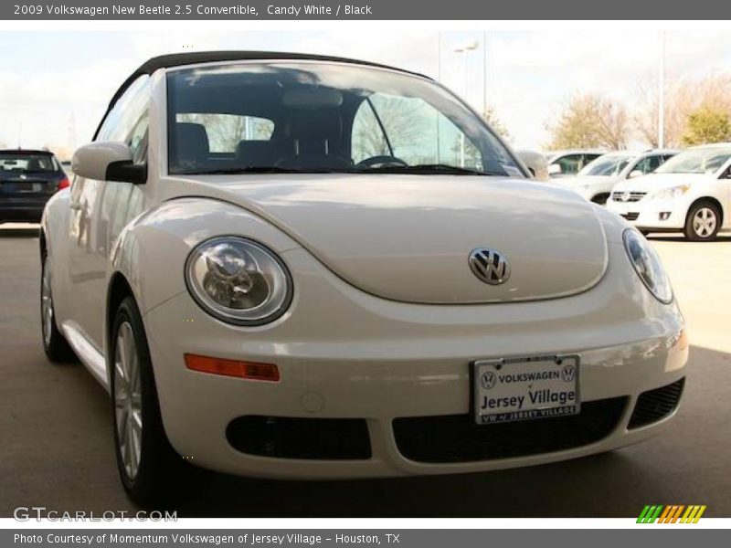 Candy White / Black 2009 Volkswagen New Beetle 2.5 Convertible