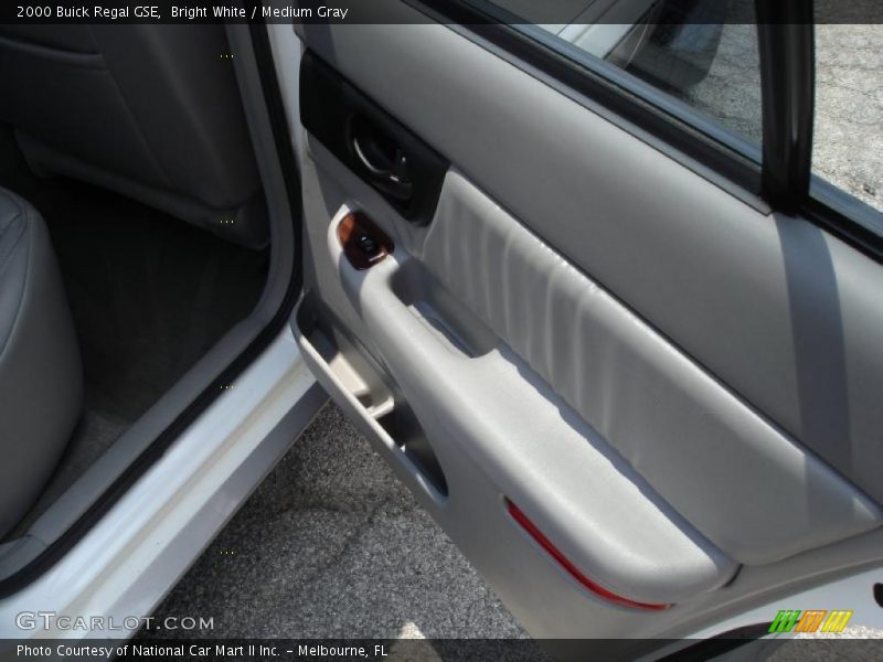 Bright White / Medium Gray 2000 Buick Regal GSE