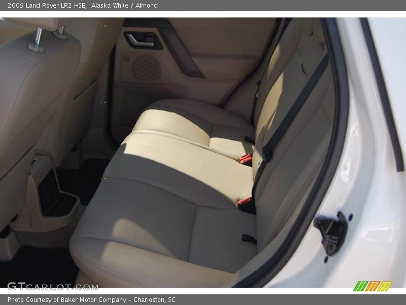 Alaska White / Almond 2009 Land Rover LR2 HSE