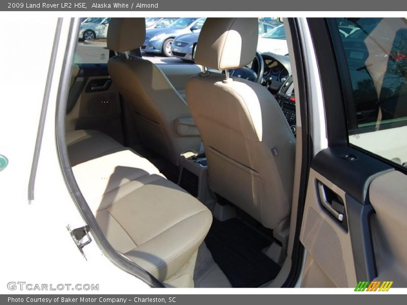 Alaska White / Almond 2009 Land Rover LR2 HSE